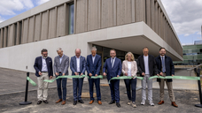 Bei der Einweihung des Getränketechnologischen Zentrum der Hochschule Geisenheim
